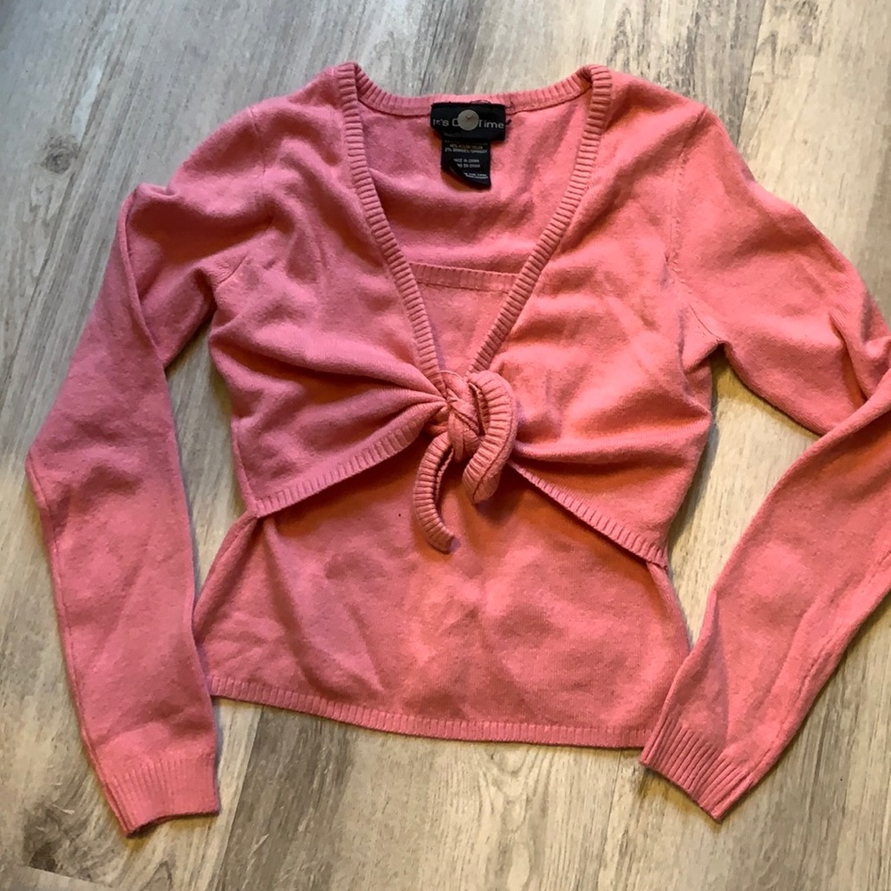 Like new juniors pretty pink sweater with tie front detail at bust